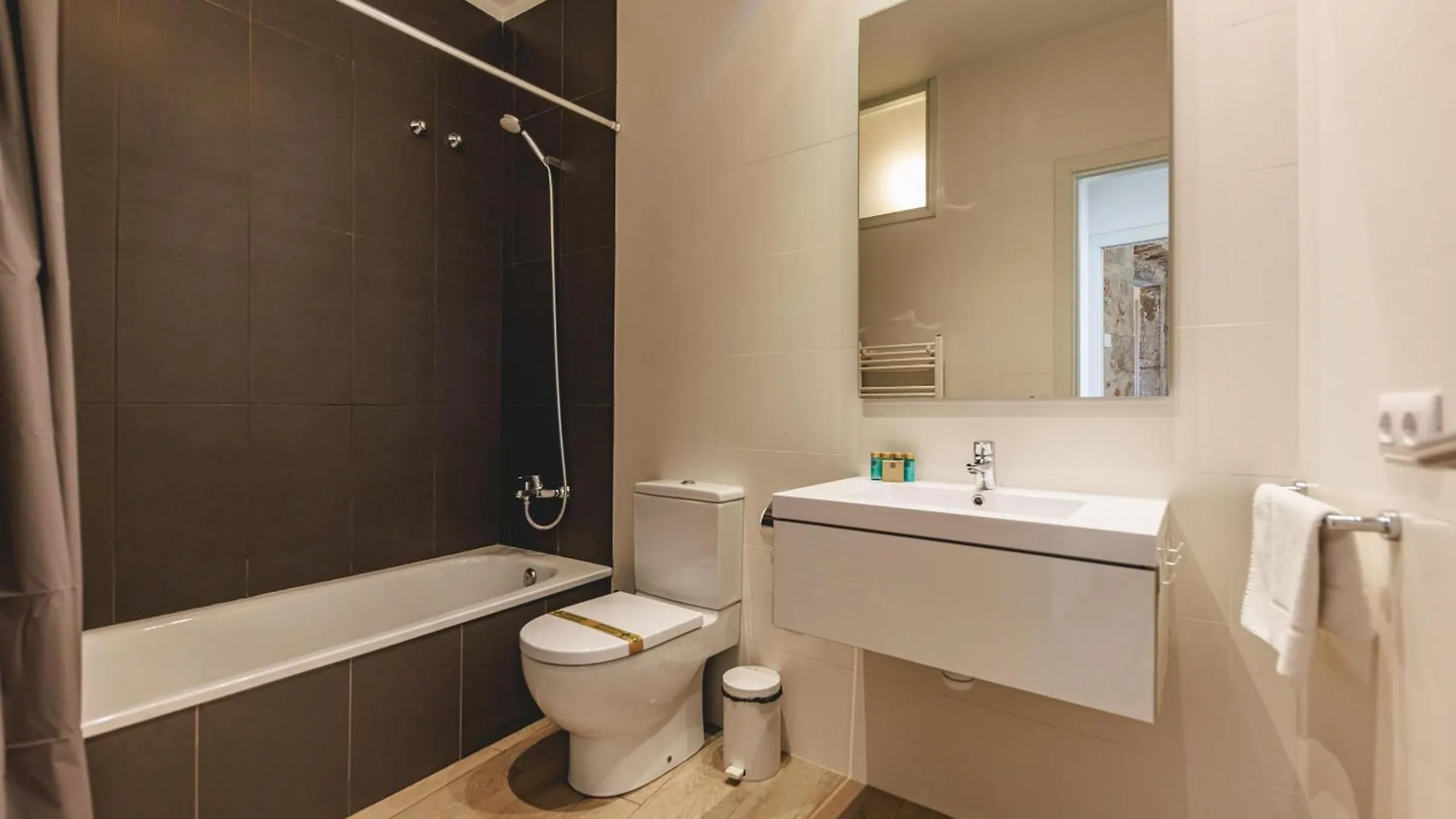 Bravissimo Llebre Duplex, With Patio Appartement Gerona